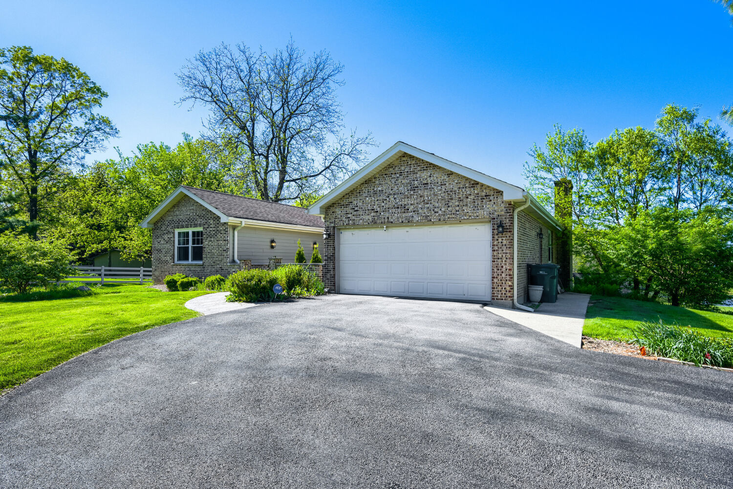 22888 North Lakewood Lane