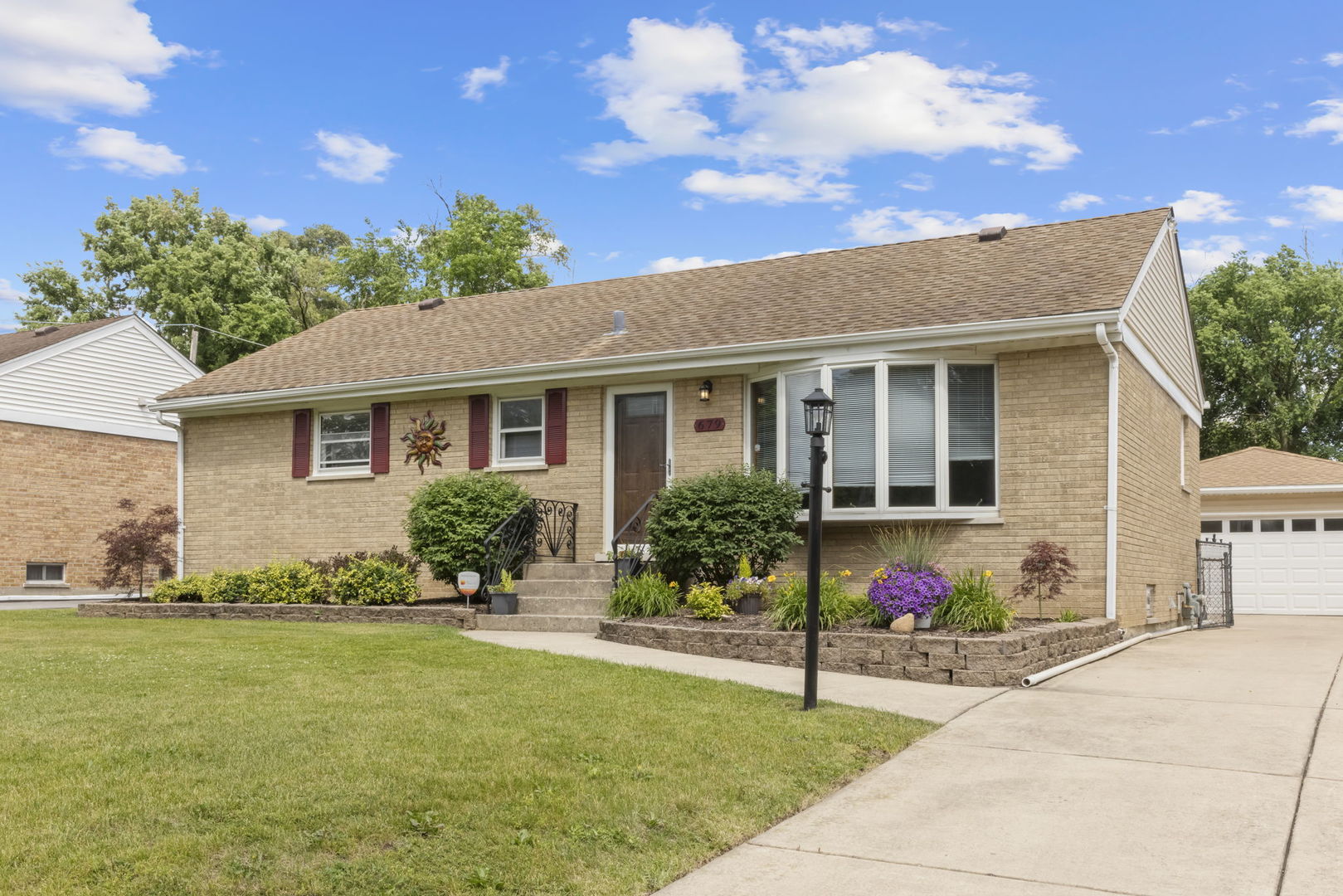 679 West Road