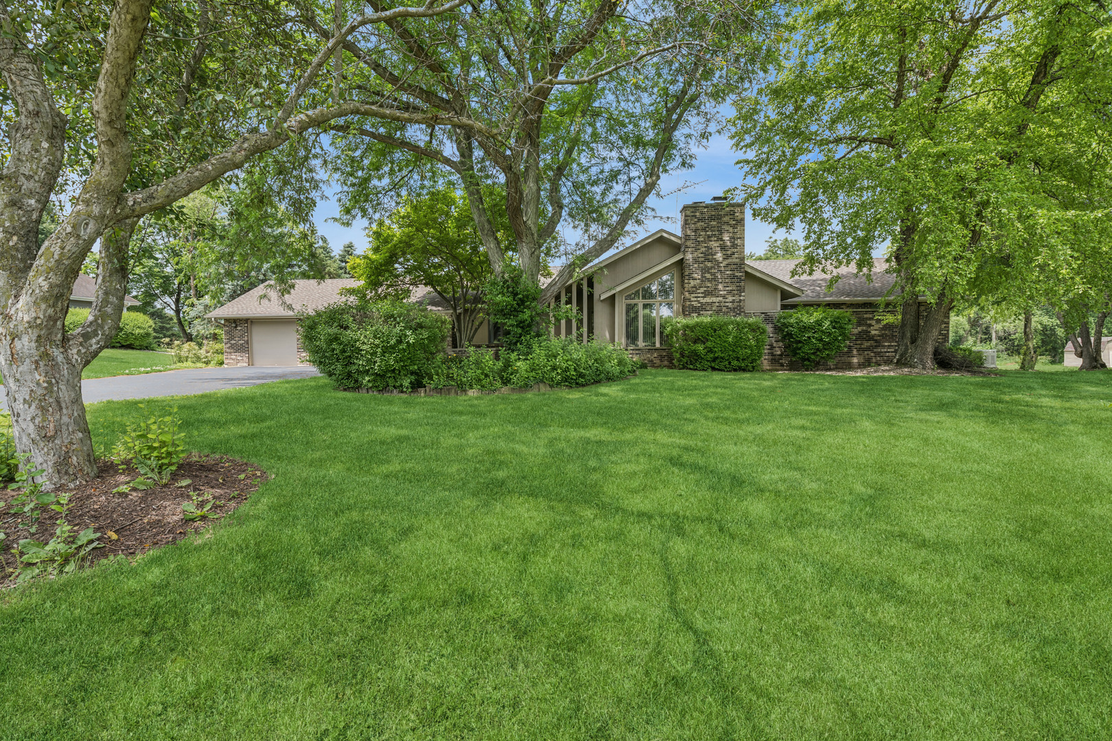 12N320 Jackson Drive