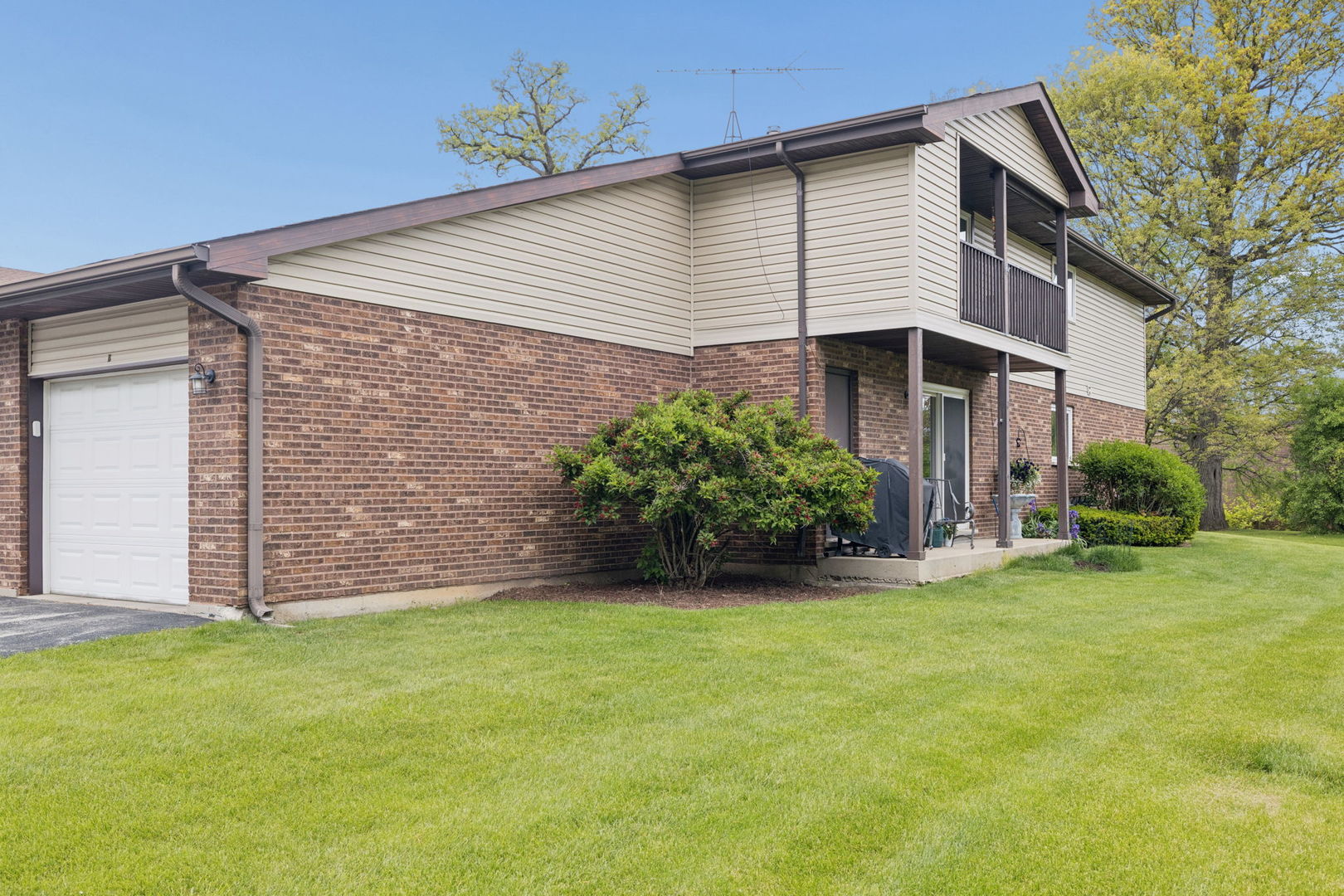 417 Manor Court