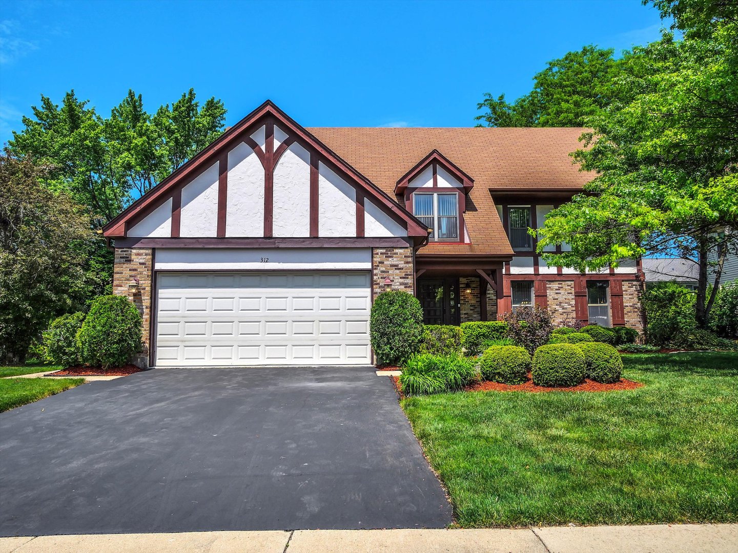 312 Brampton Lane