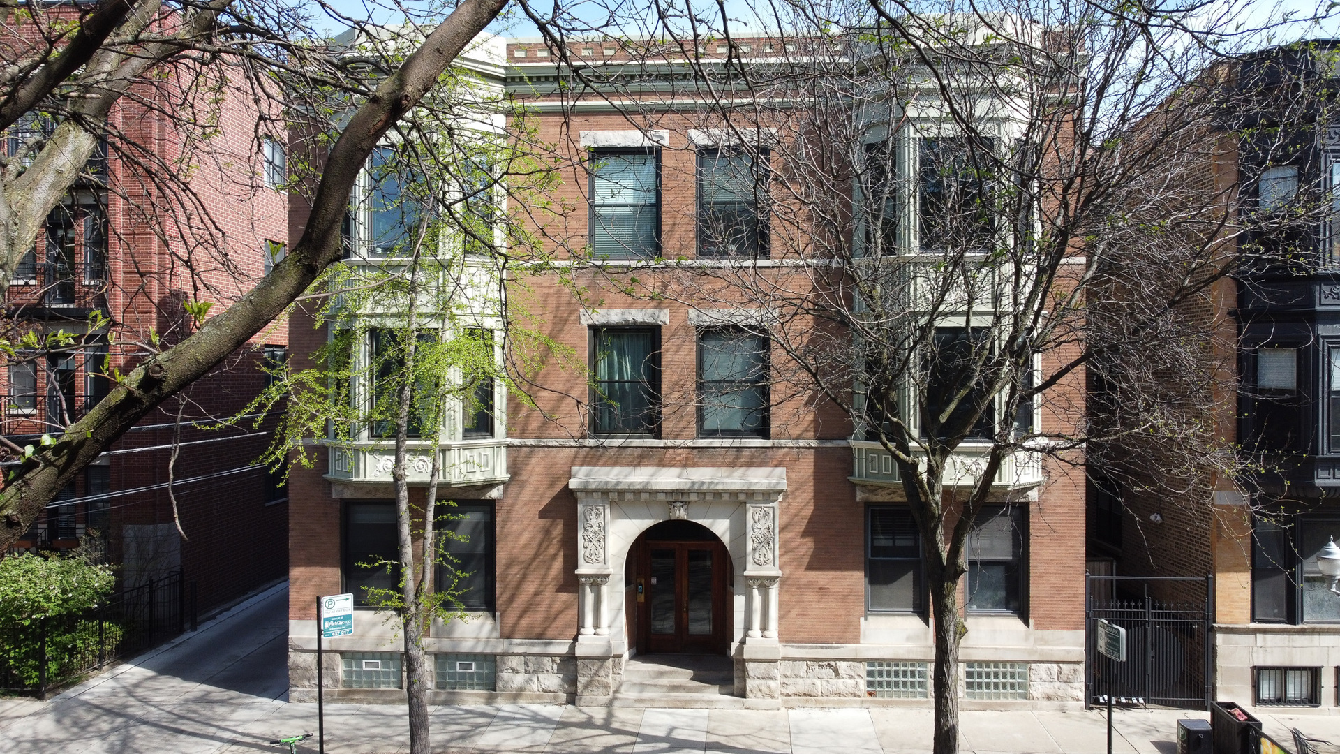 808 Buckingham Place