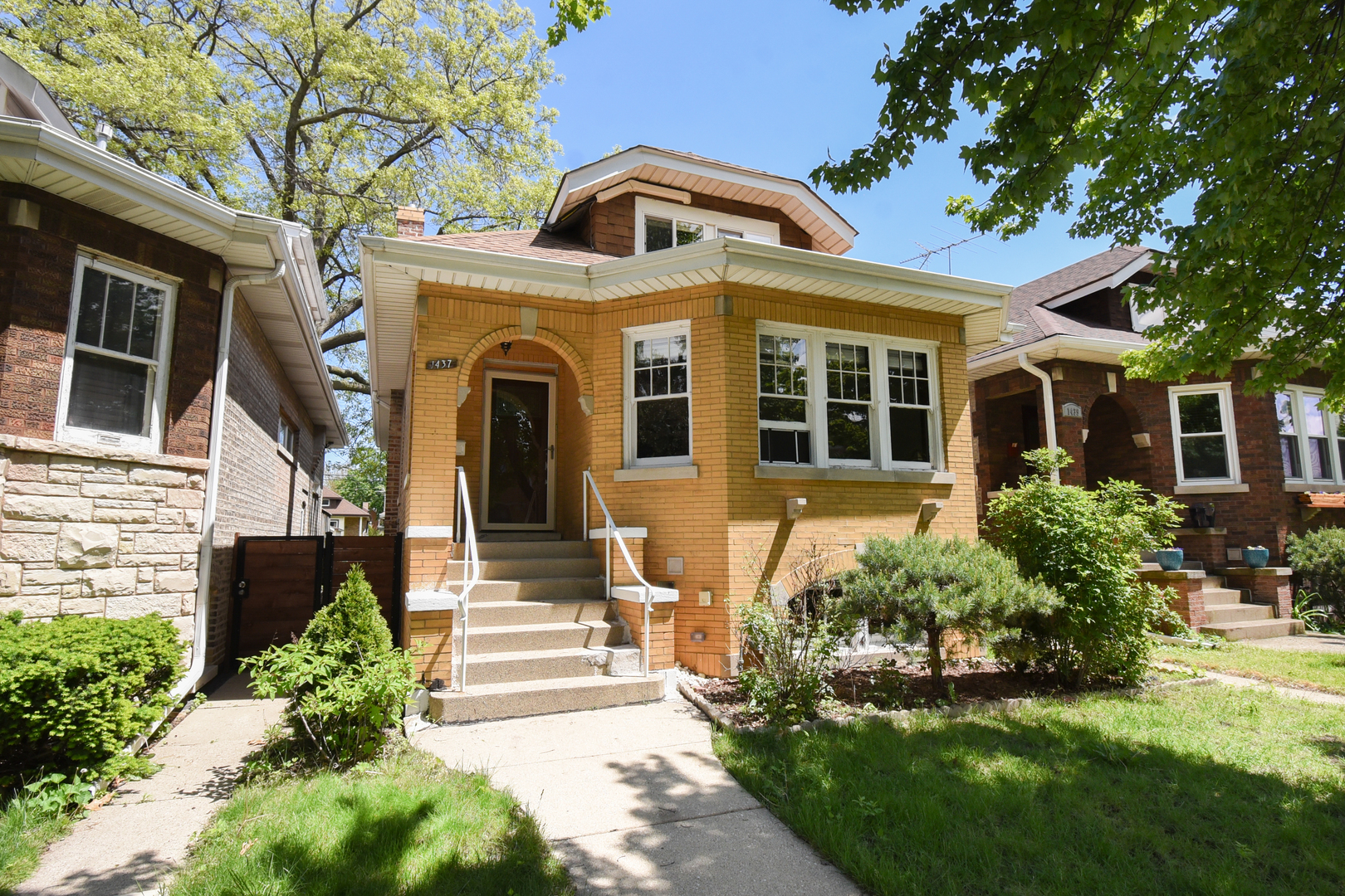 1437 Maple Avenue
