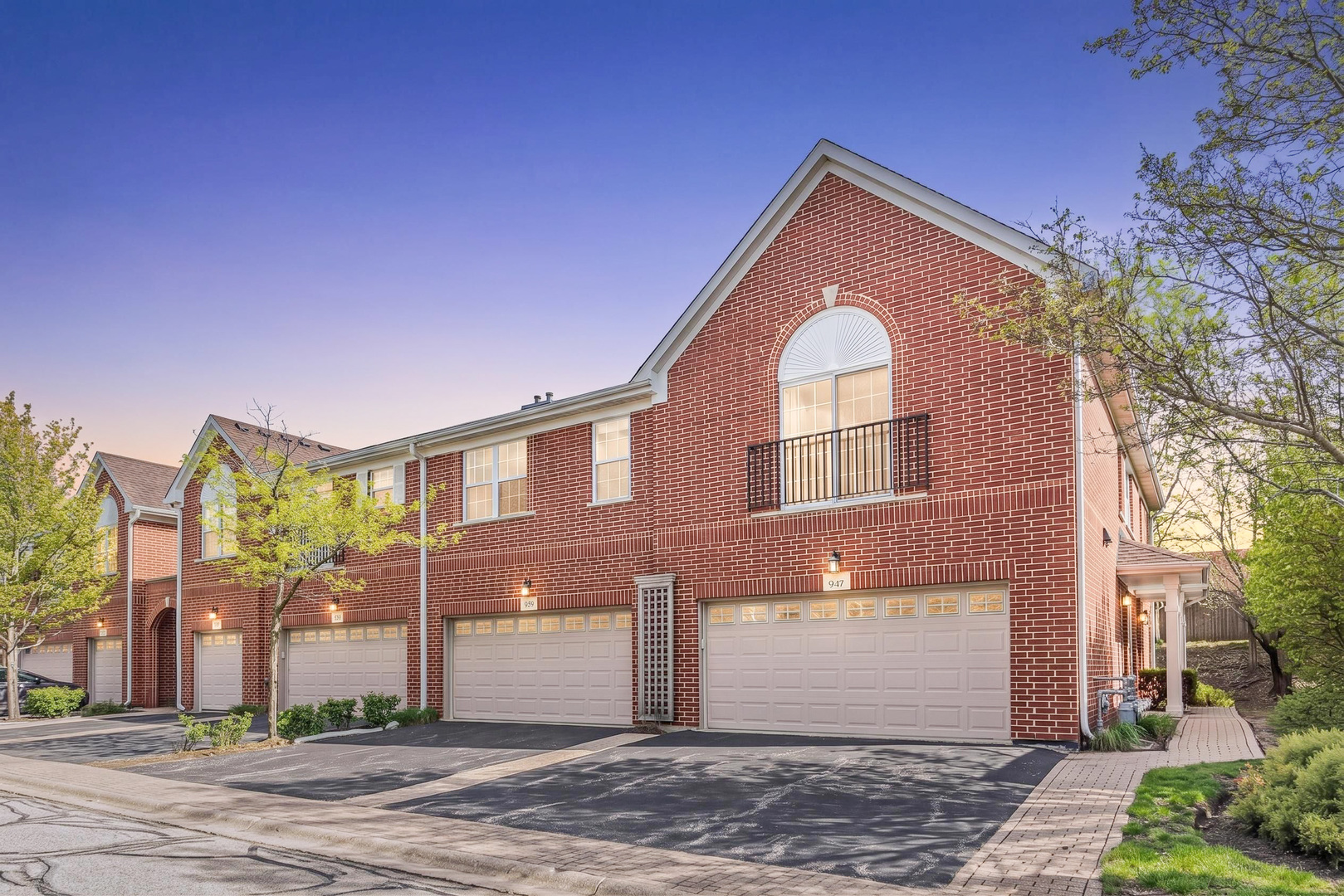 947 Kensington Drive