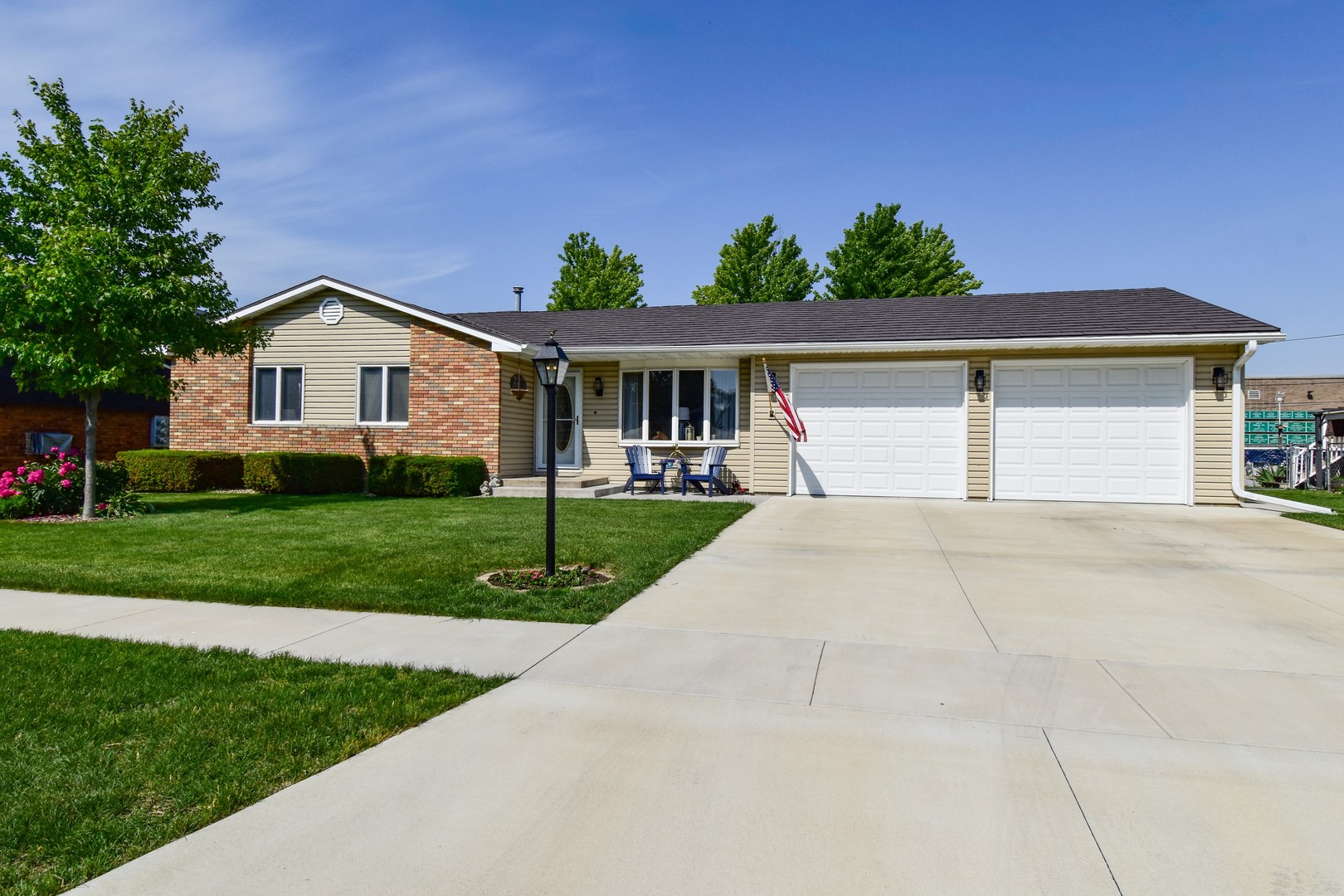 907 Illini Avenue