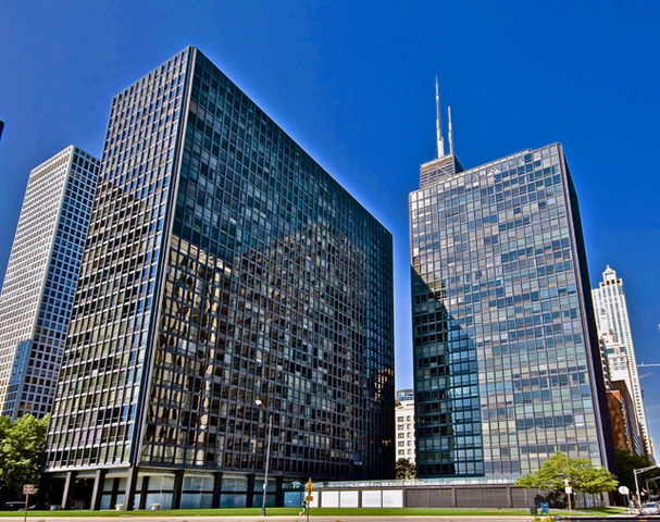 900 LAKE SHORE Drive