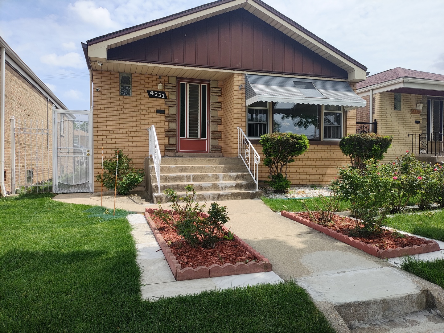 4331 Homan Avenue