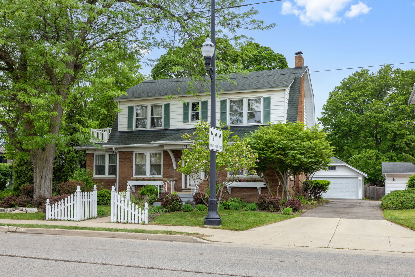 1311 Richmond Road