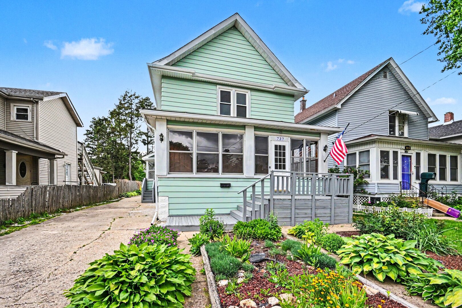 737 Lebanon Street
