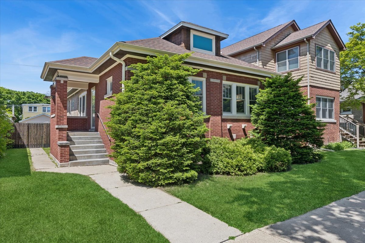 3810 Mozart Street