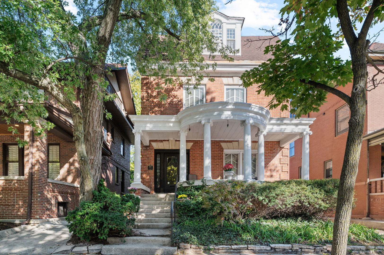 832 Junior Terrace