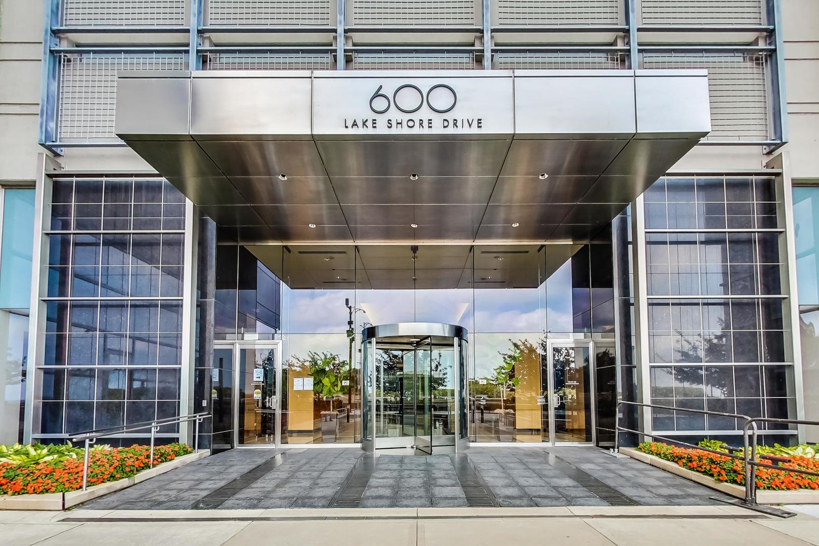 600 LAKE SHORE Drive