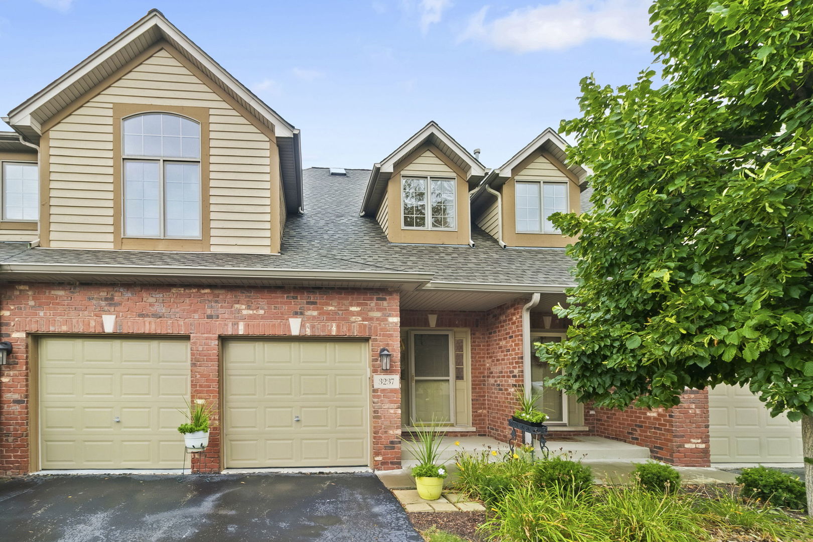 3237 Lightning Court