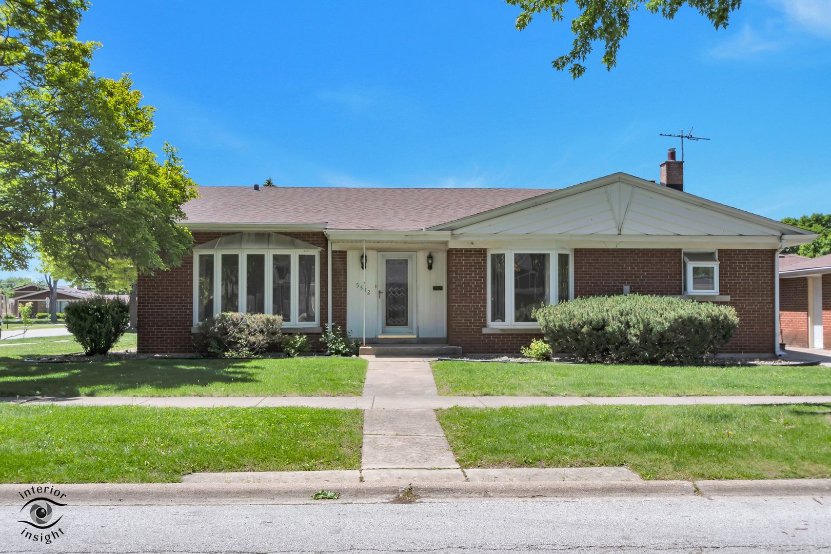 5532 Oak Center Drive