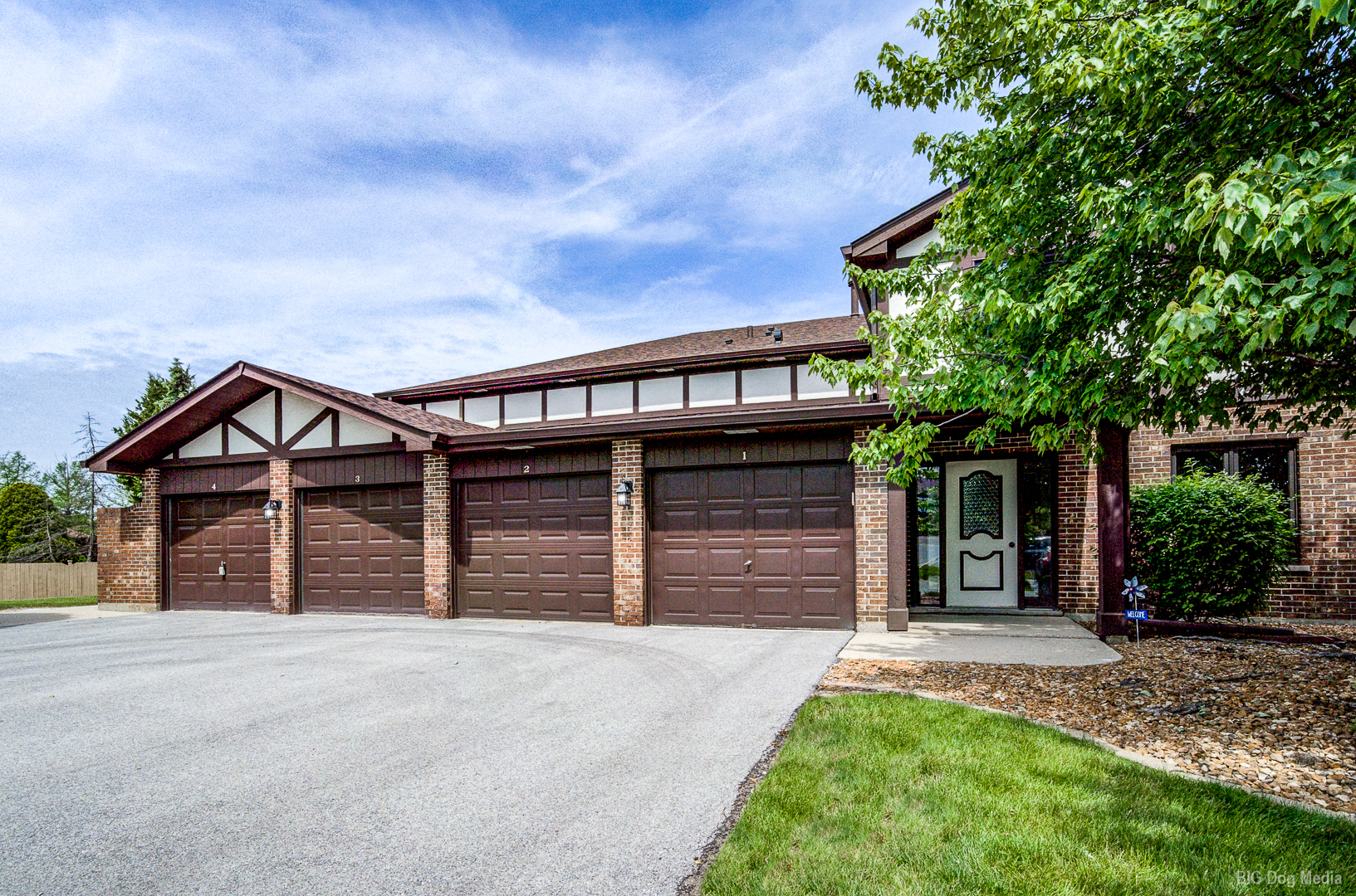 9822 Mill Drive