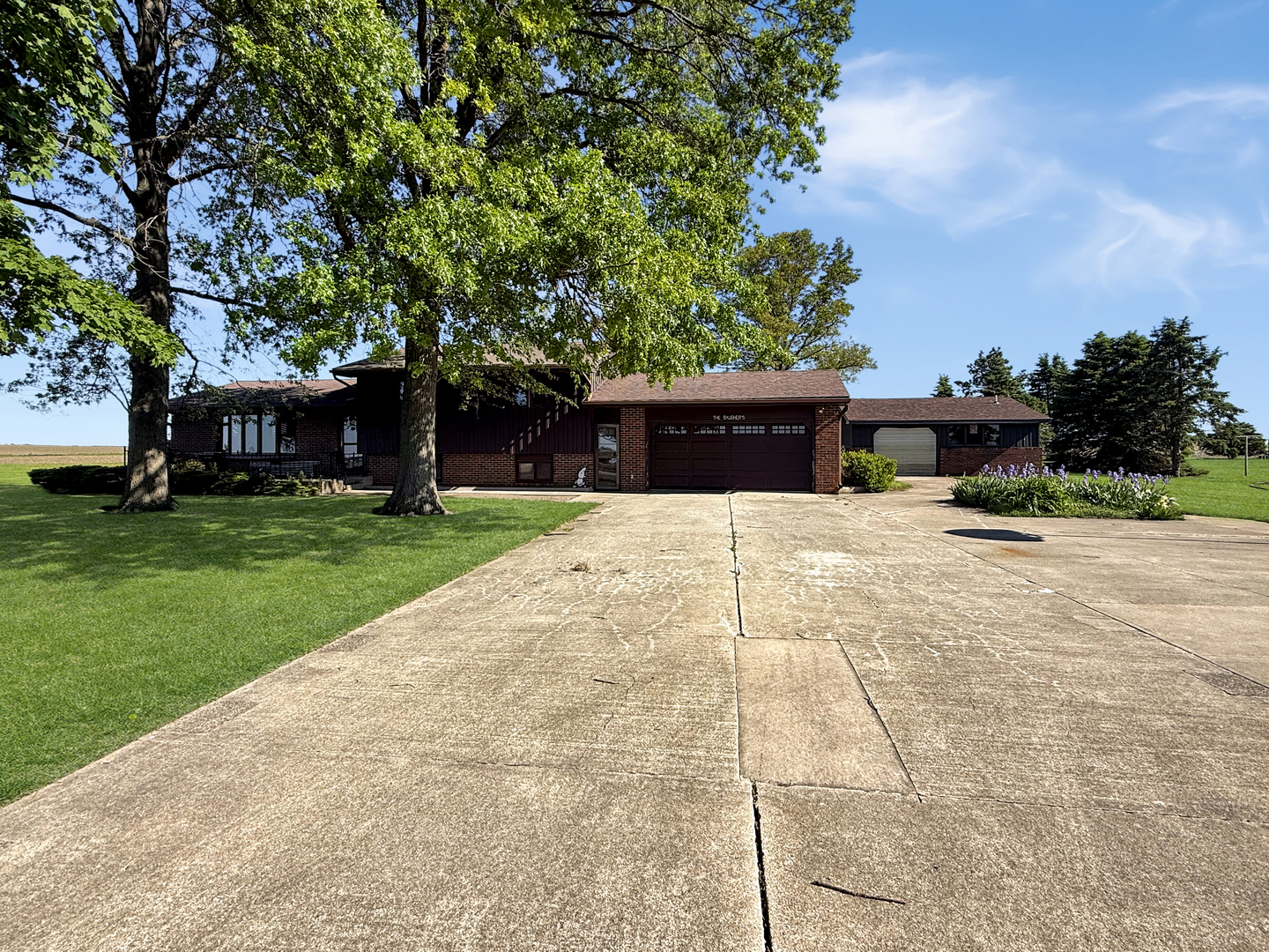 2052 County Road 3000