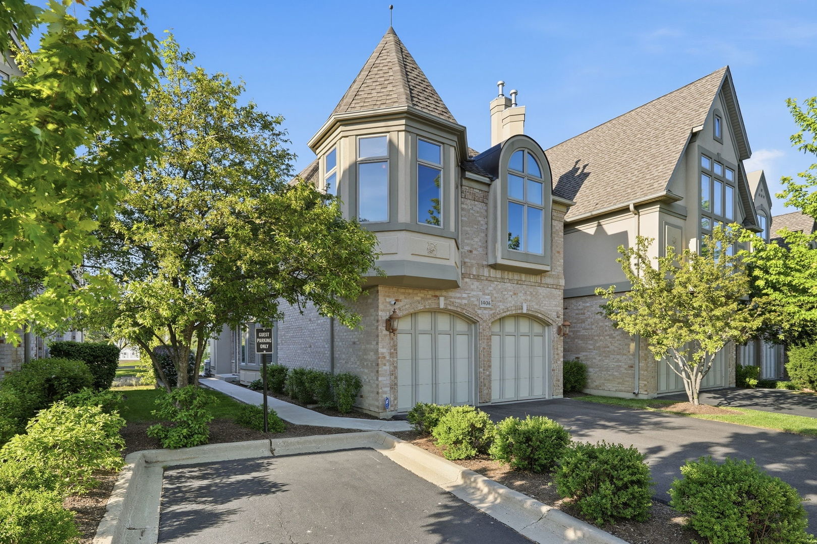 1406 Rue Paris Place