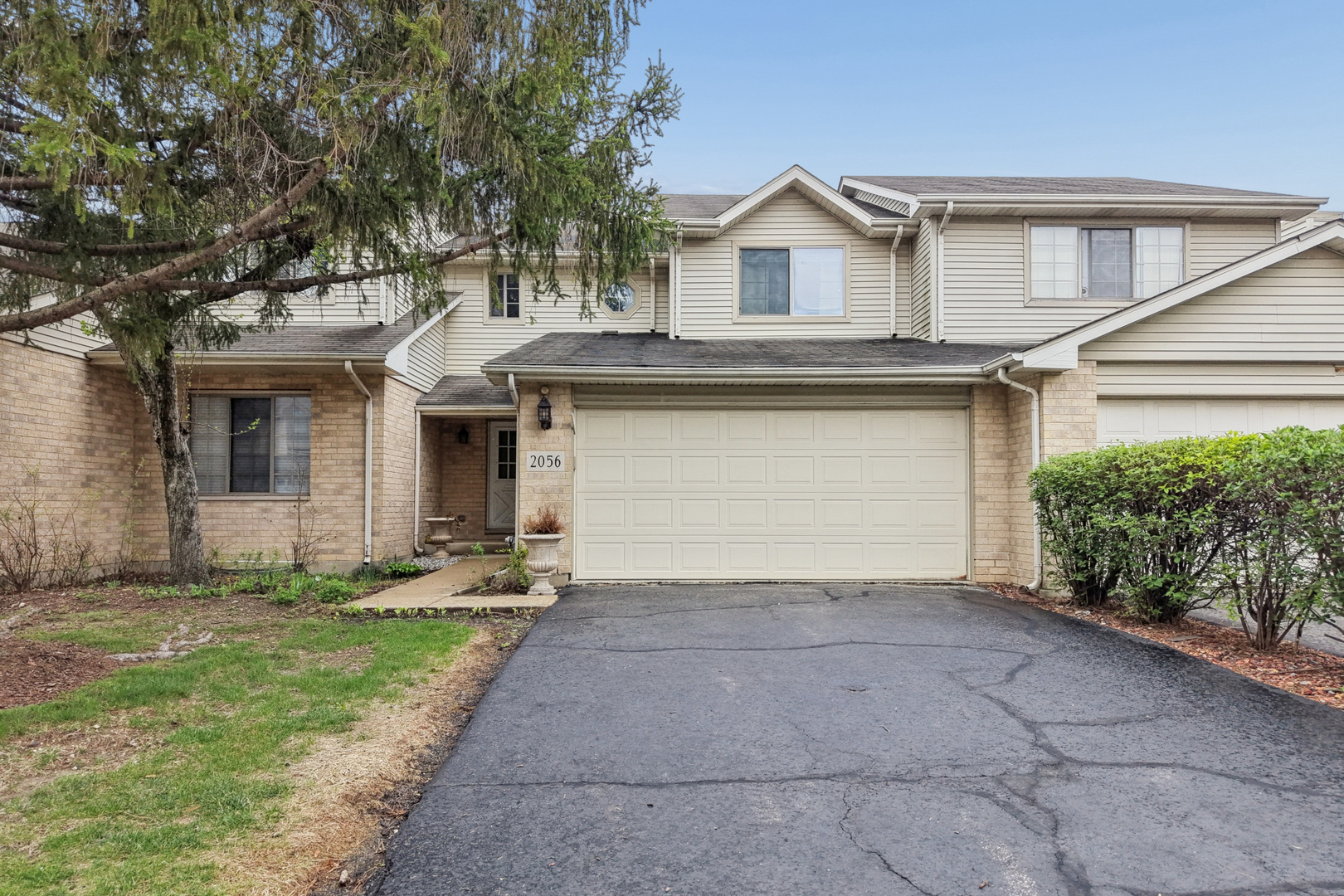 2056 Yellow Daisy Court