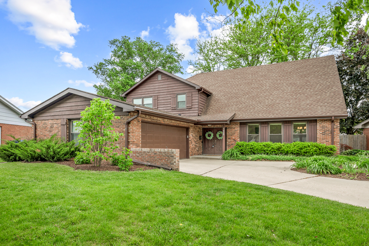 1605 Mayflower Drive