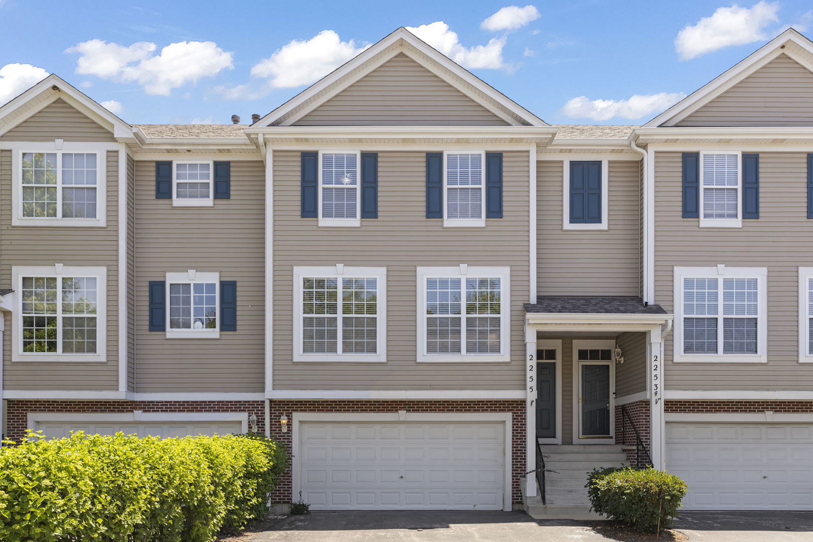 2255 HUDSON Circle