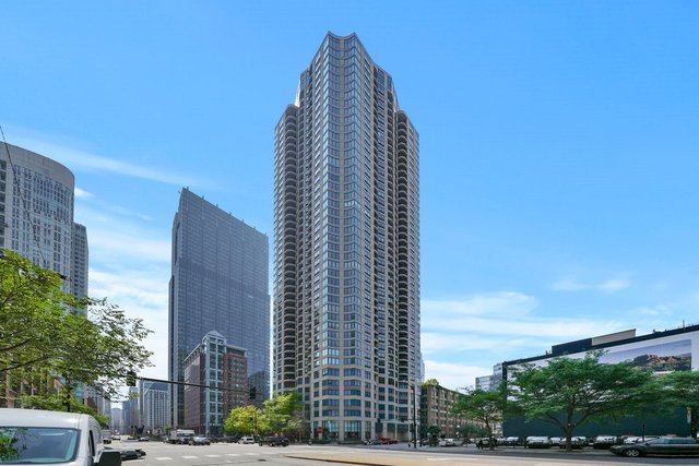 400 LaSalle Drive