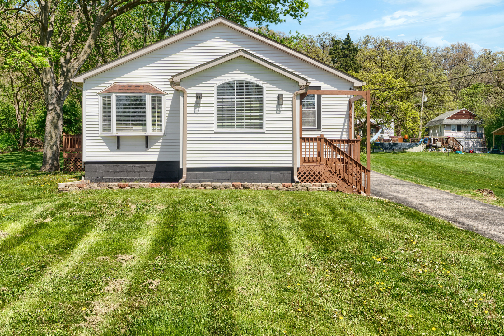 19W640 Bluff Road