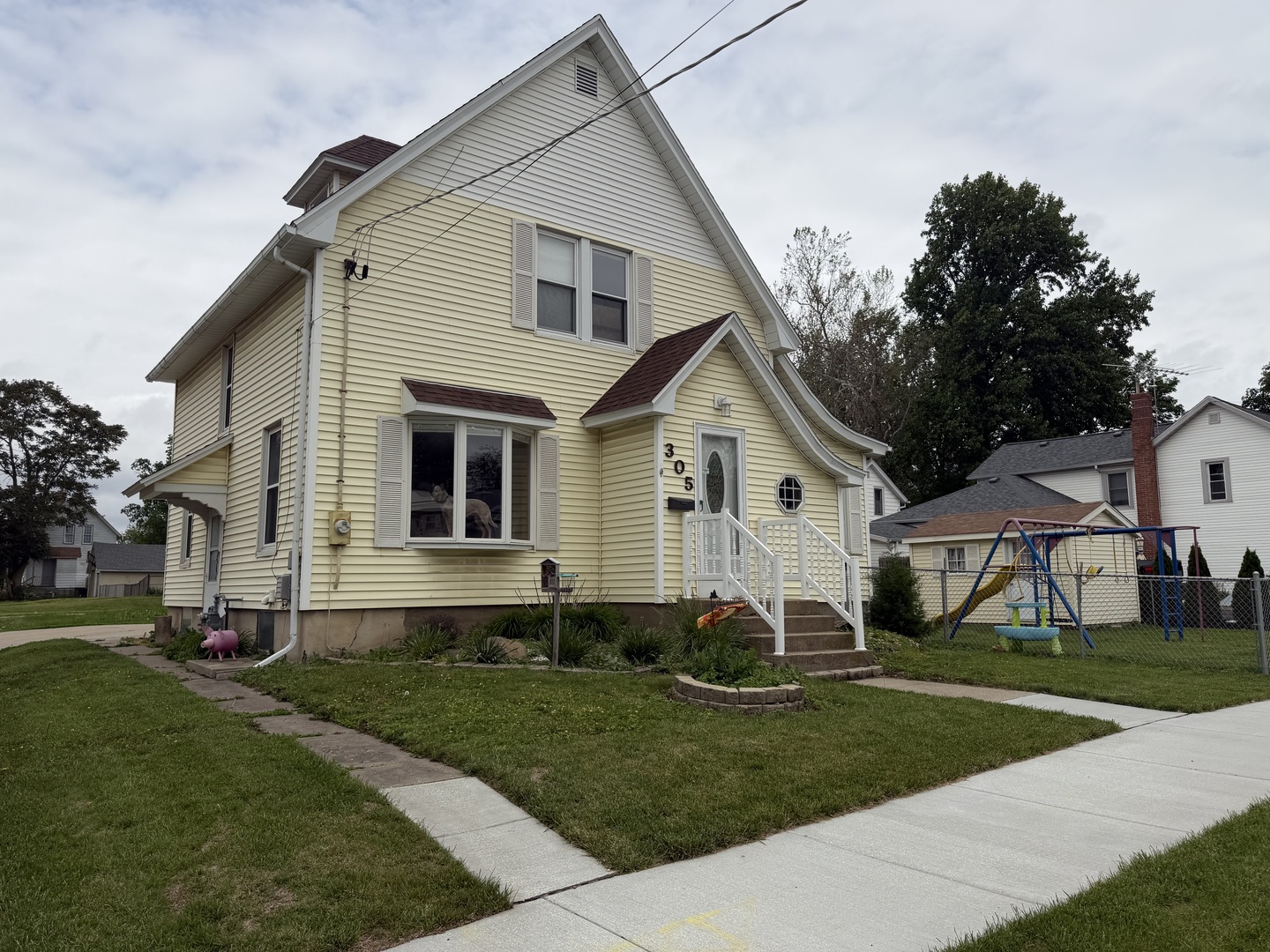 305 Clinton Street
