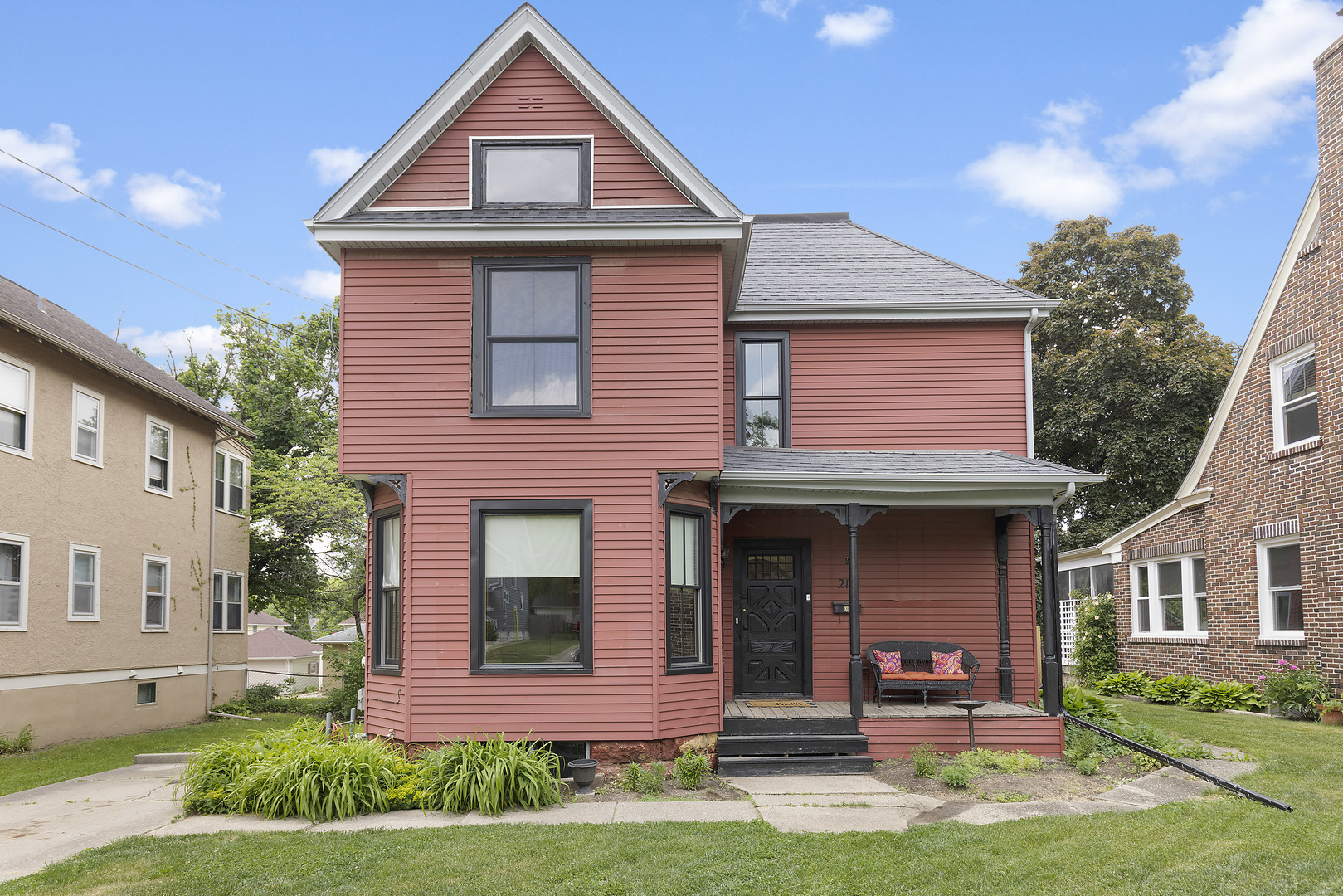 218 LONDON Avenue