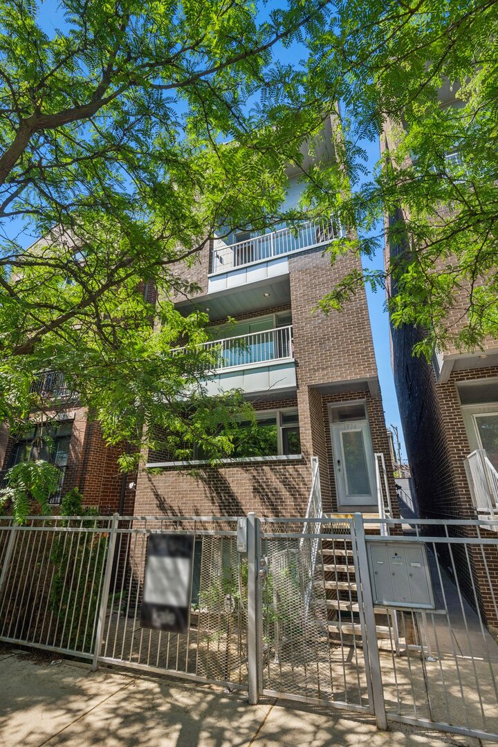 1536 Walton Street
