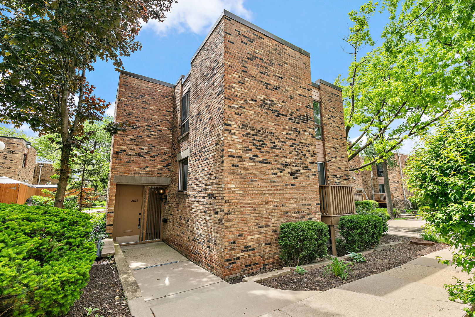 2013 Post Oak Place