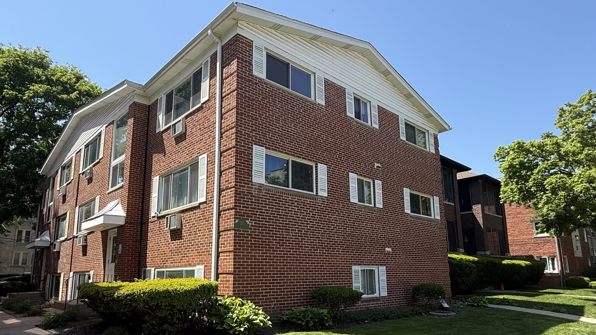 327 Wisconsin Avenue