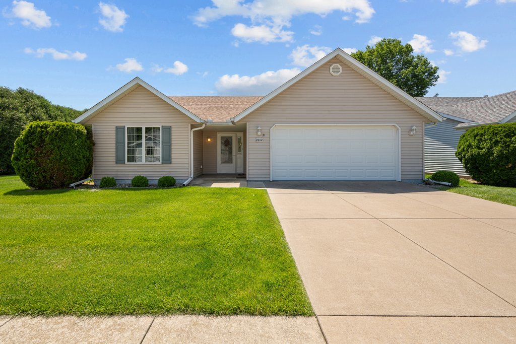 2012 Villa Pines Circle