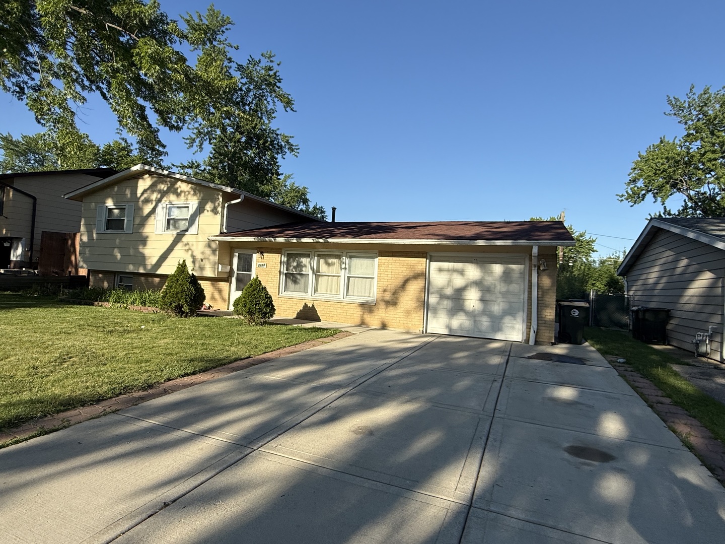 7127 Glenwood Lane