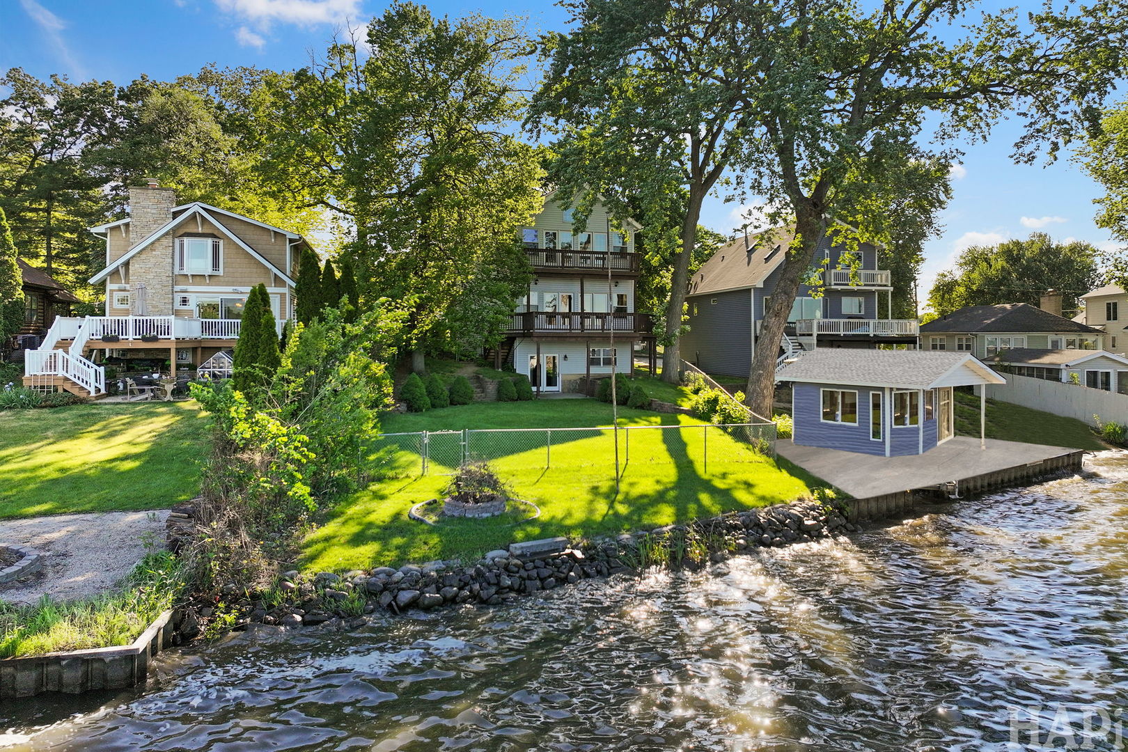 9 Lakeside Lane