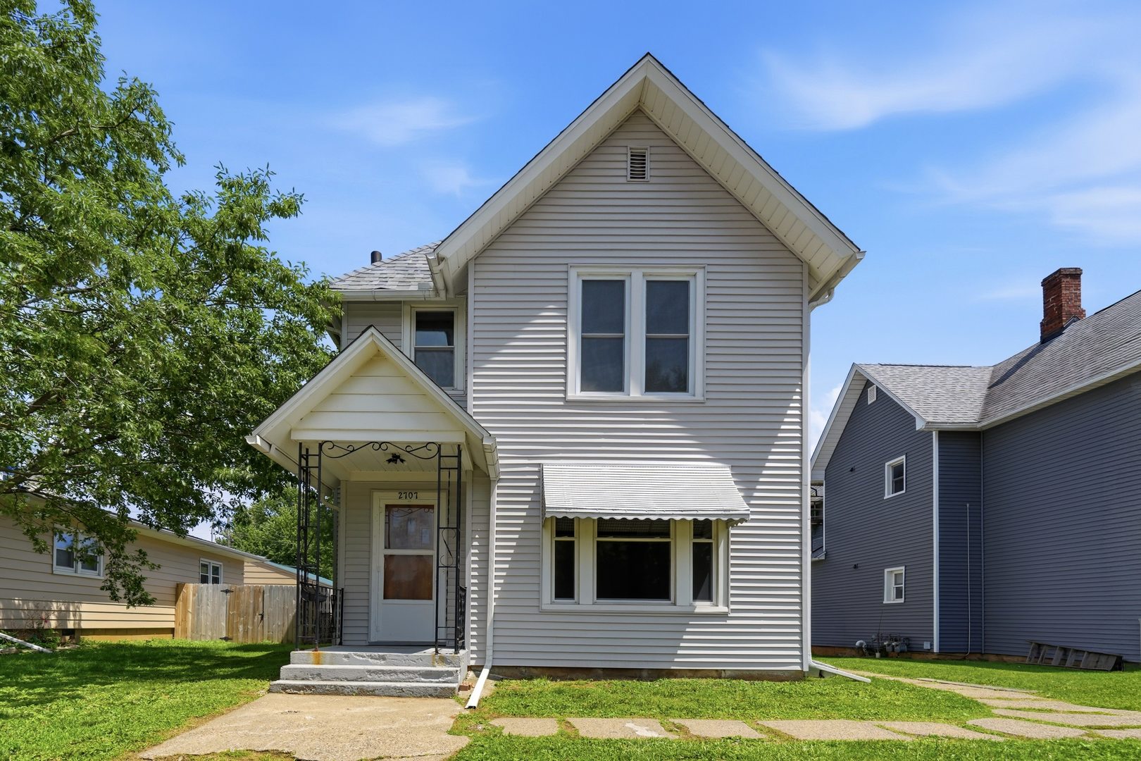 2707 Pershing Boulevard