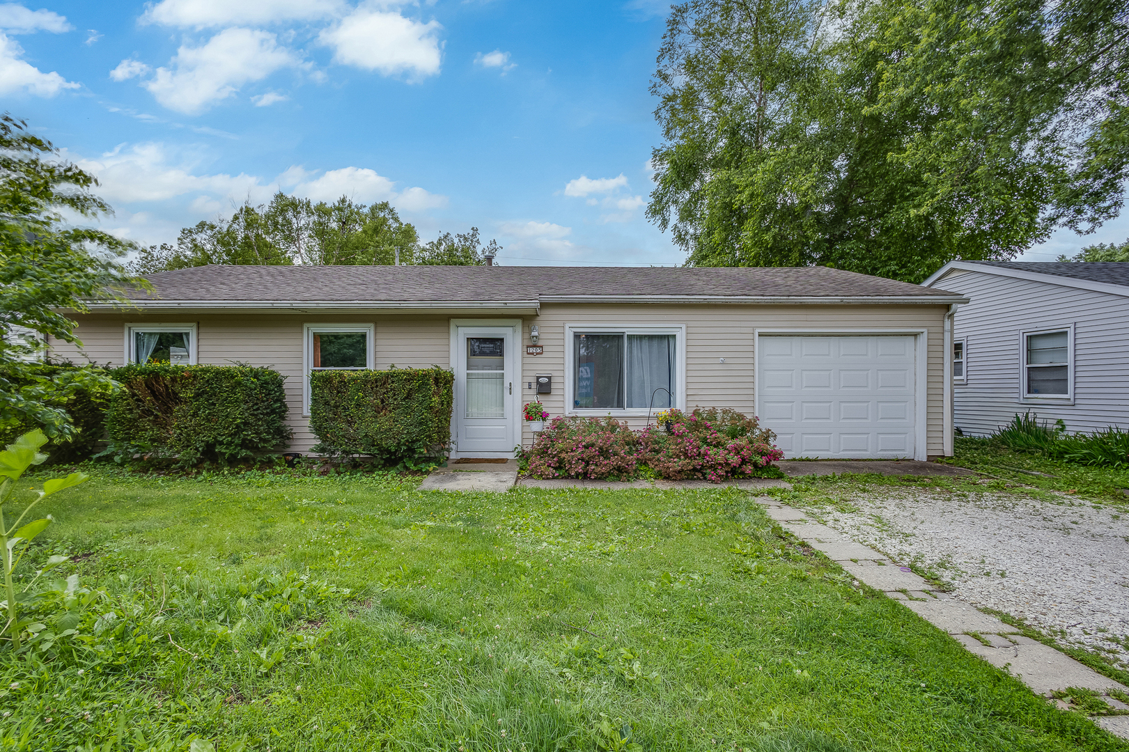 1205 Philo Road