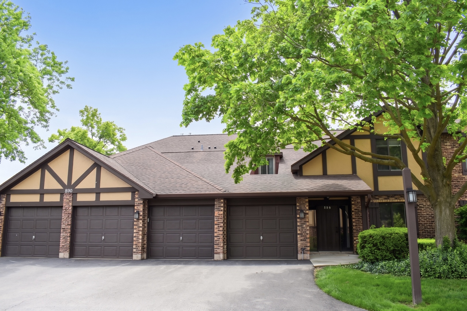 890 Sheldon Court