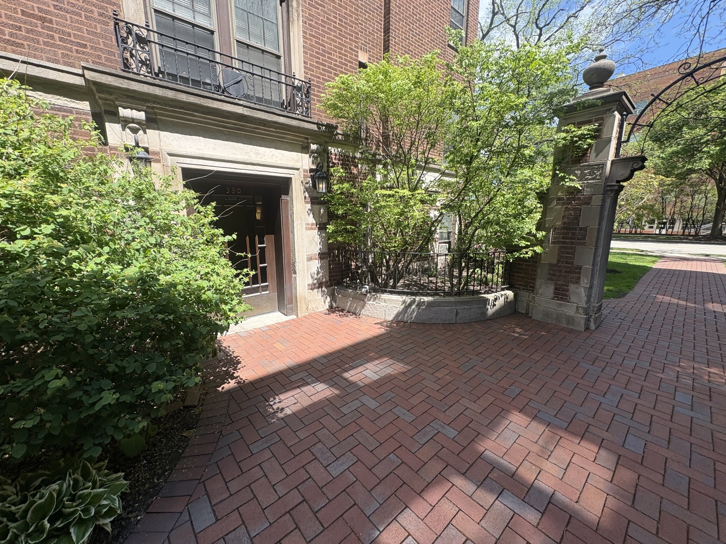 380 Ridge Avenue