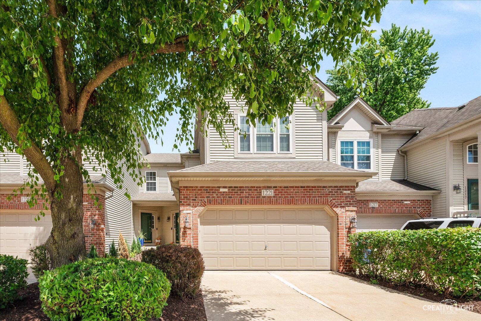 1221 Oakleaf Court