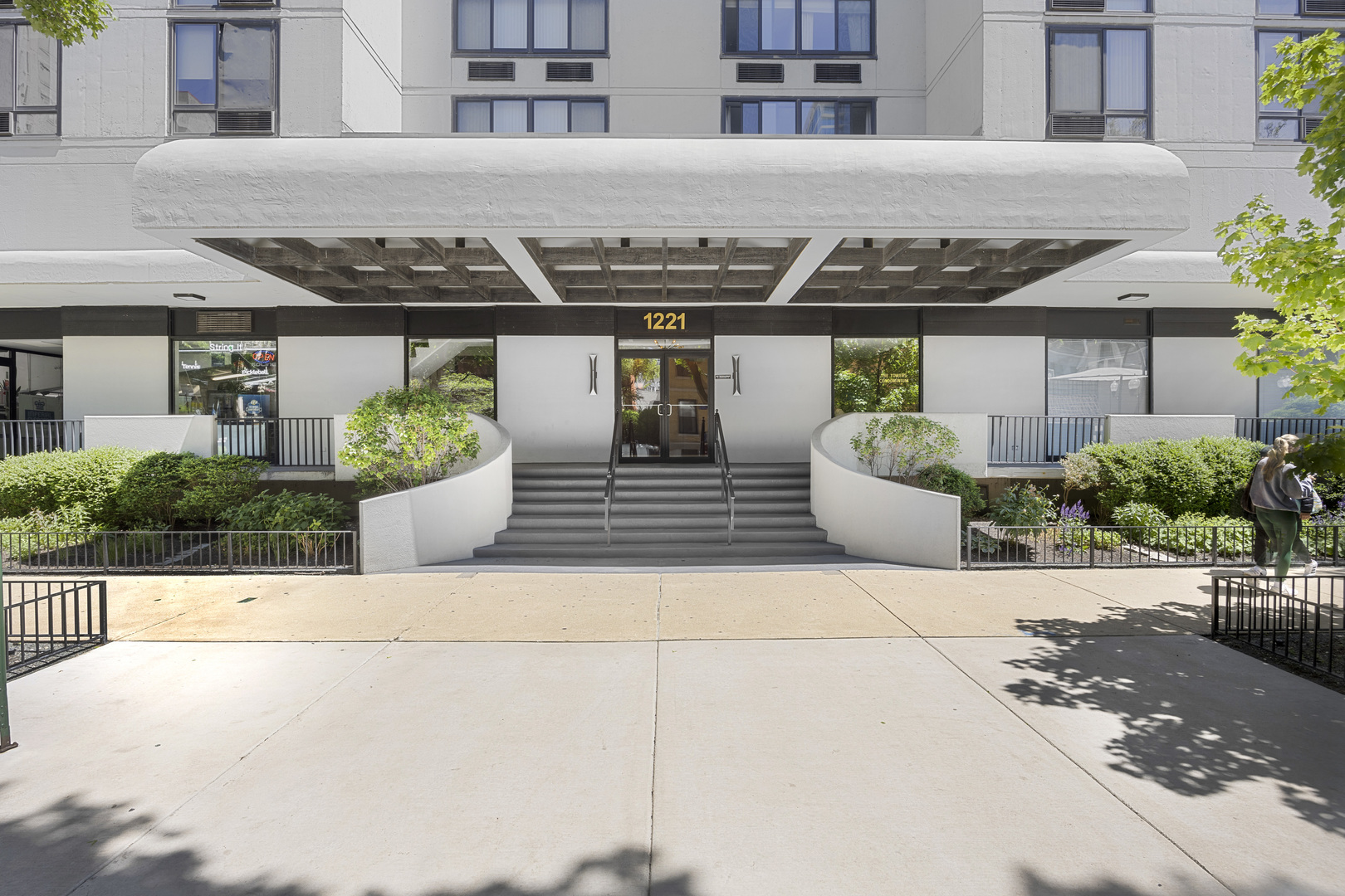 1221 Dearborn Street