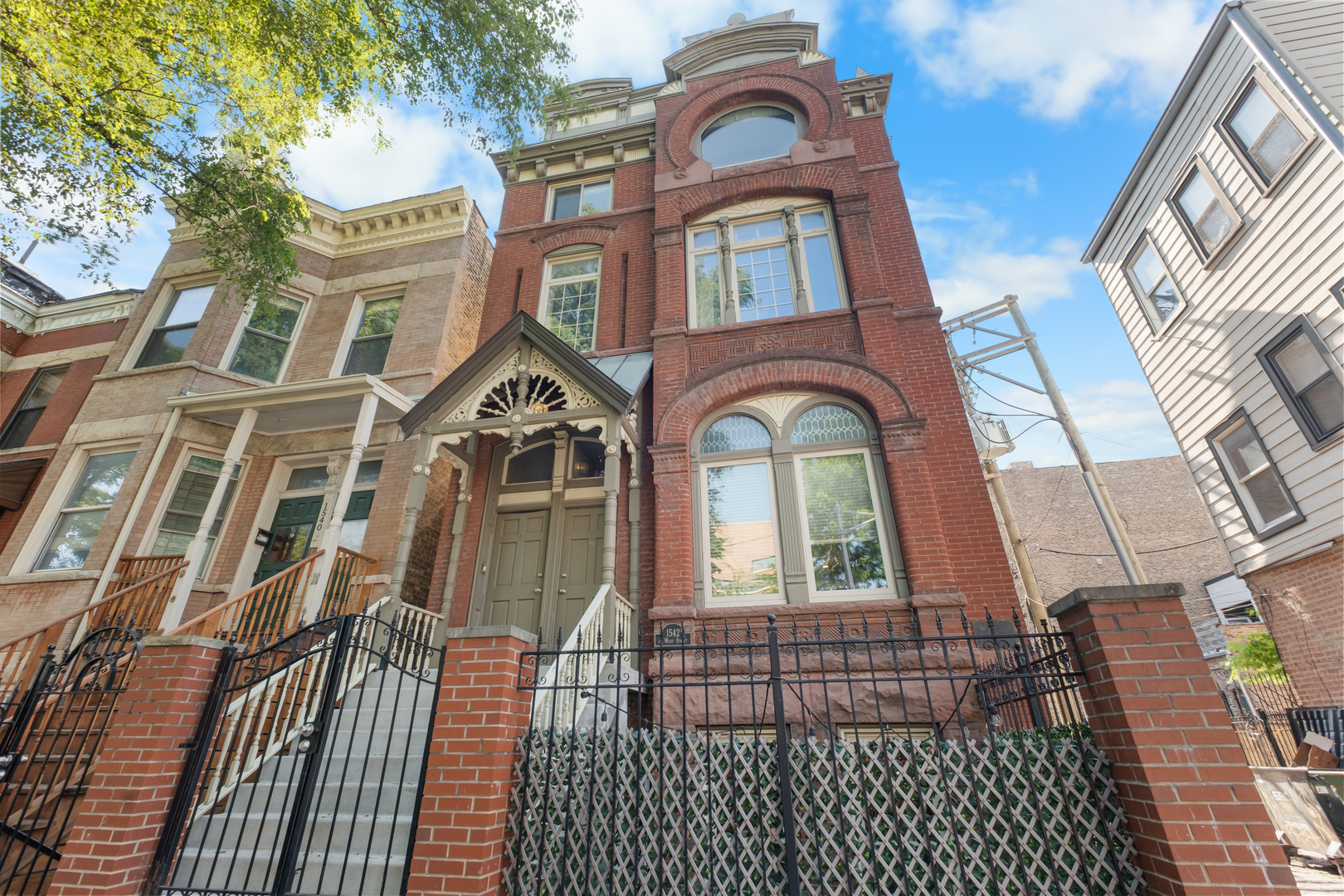 1542 WOOD Street