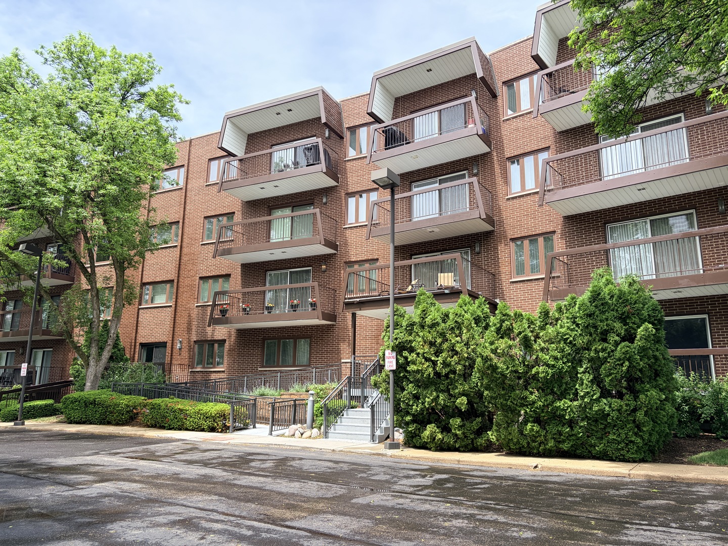 300 Dundee Road