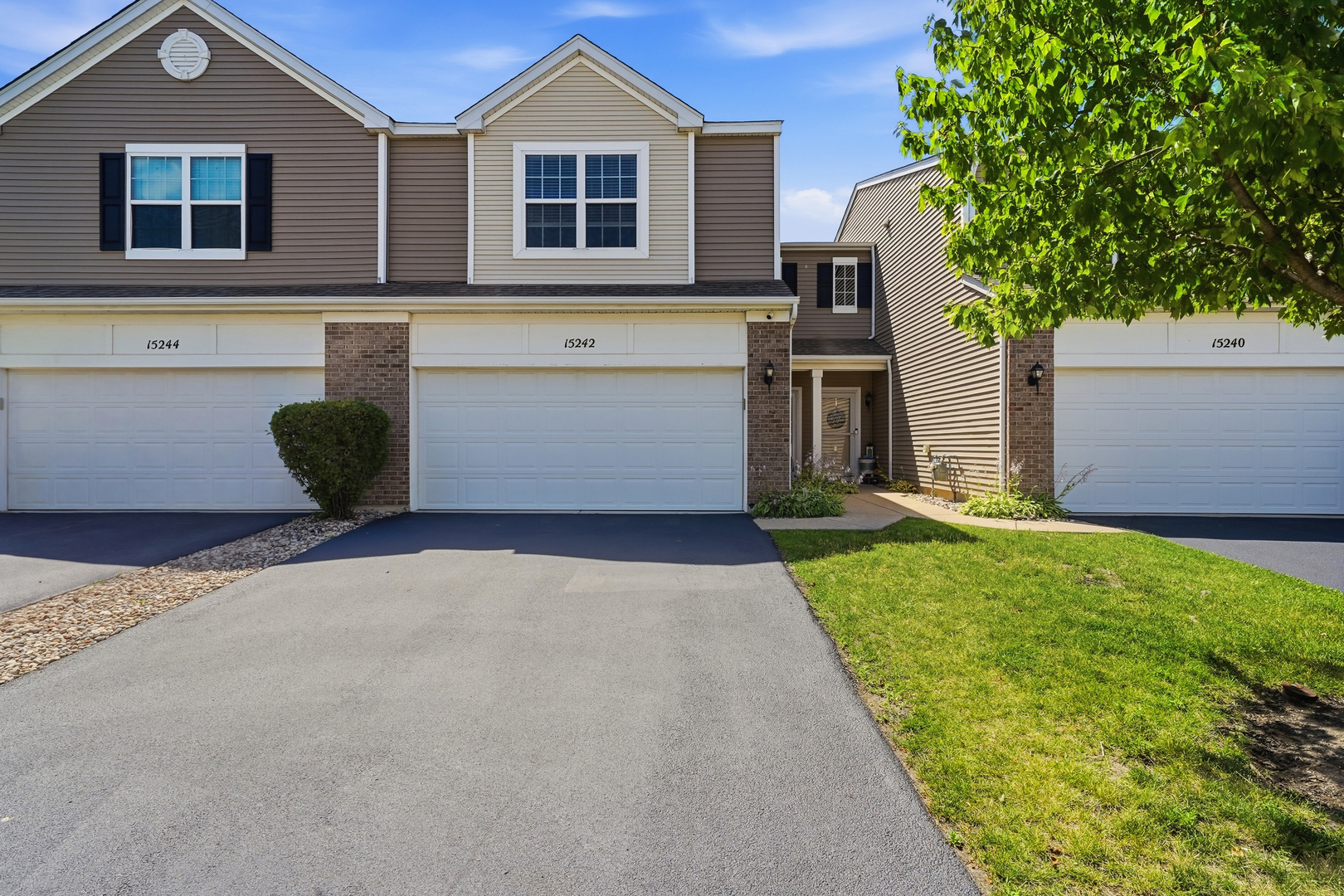 15242 KENMARE Circle