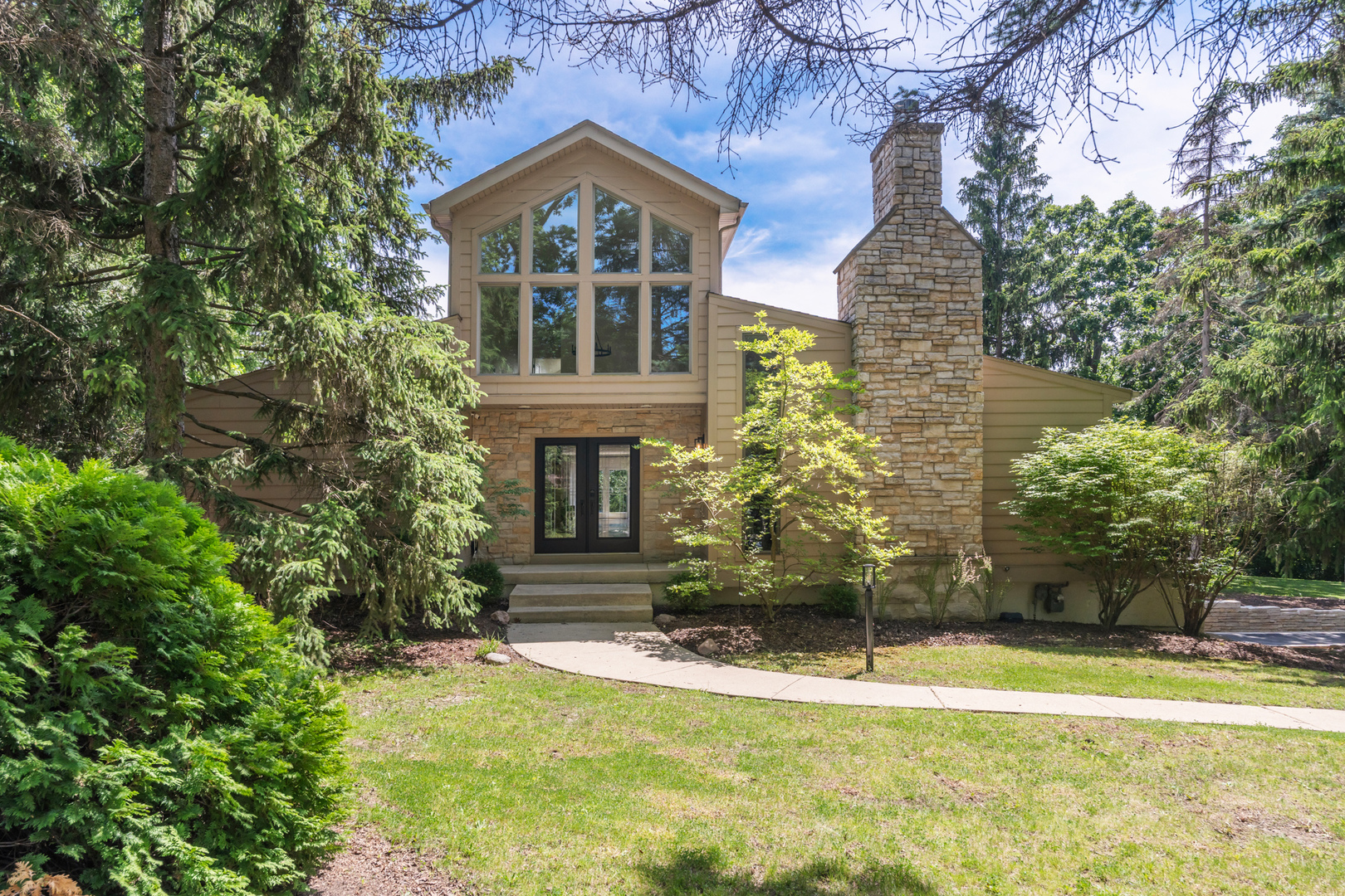 3N010 Lakeview Court