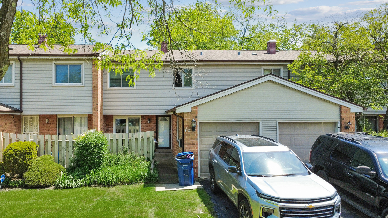 872 Greenbriar Lane