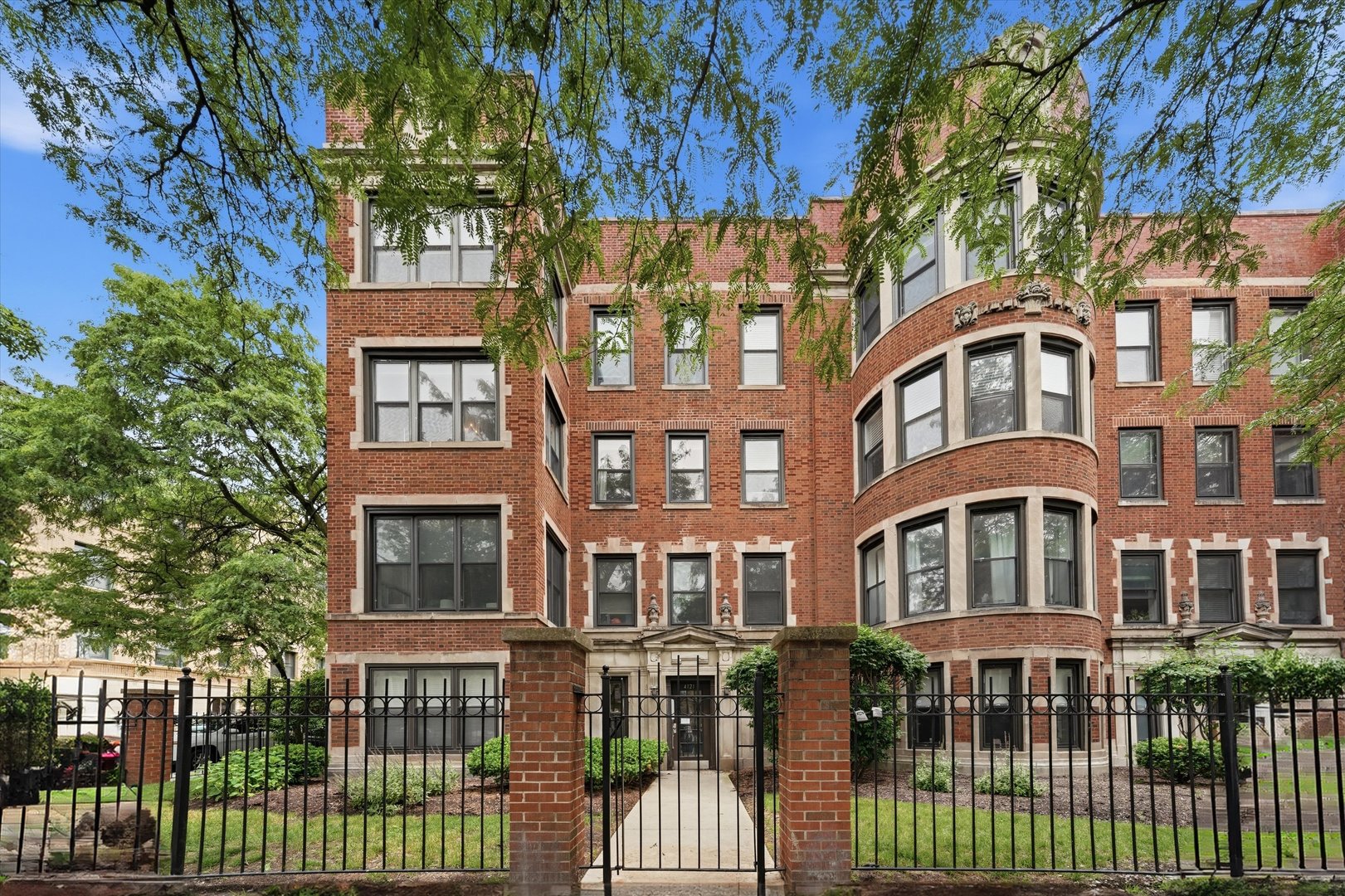 4121 Sheridan Road