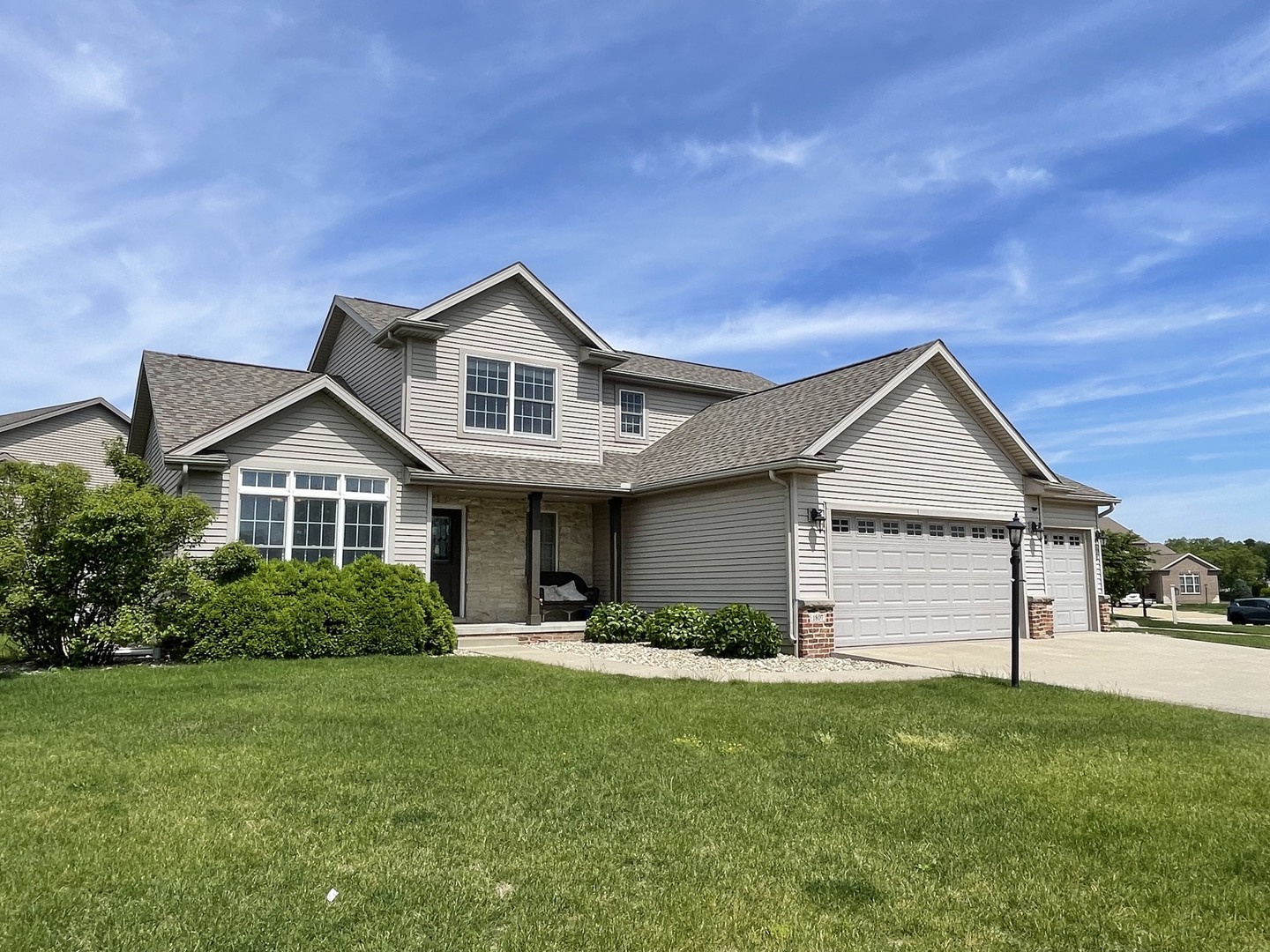 1807 Horizon Court