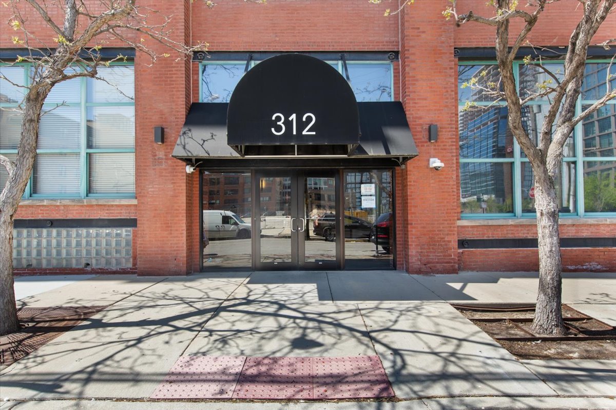312 MAY Street