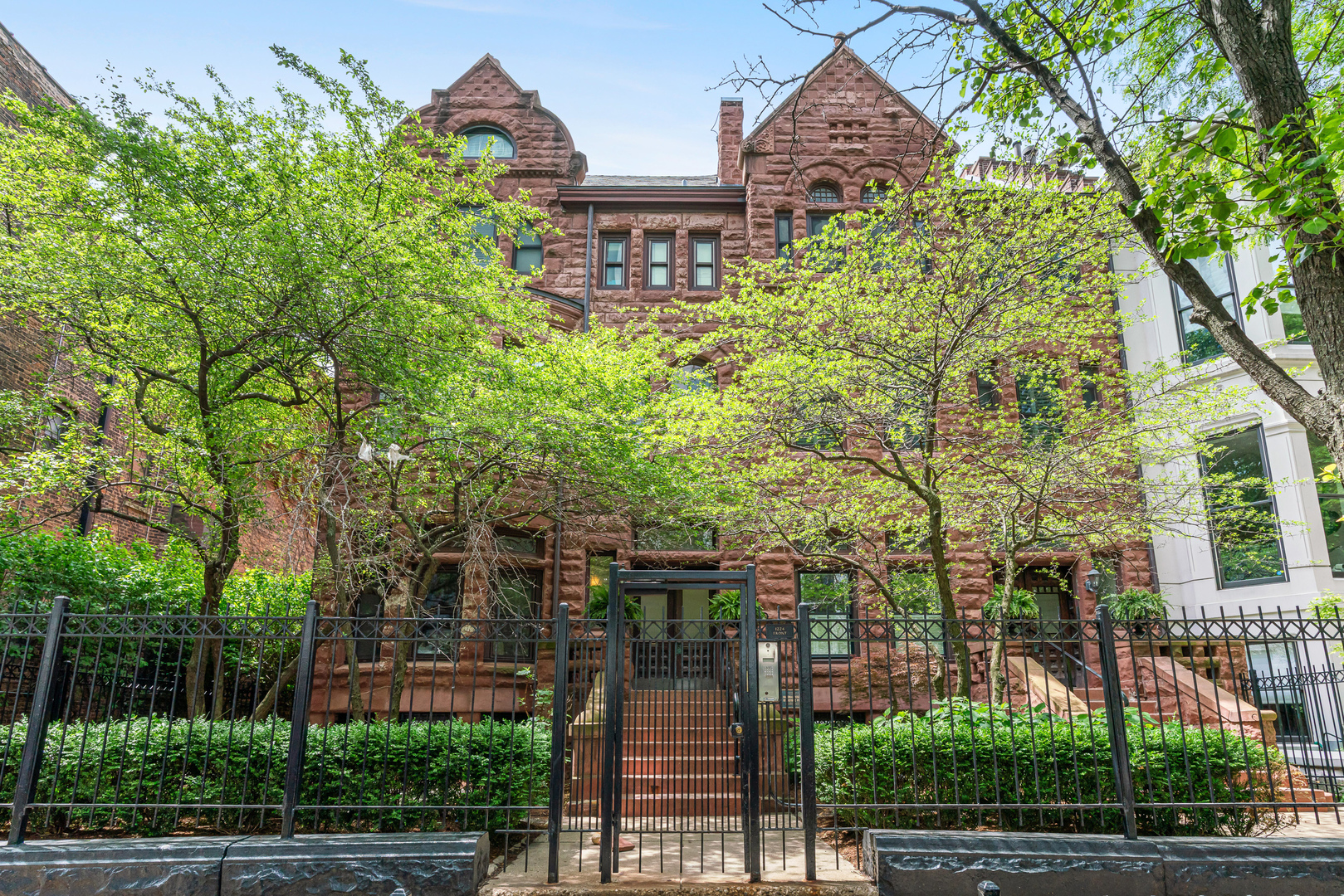 1226 Dearborn Street