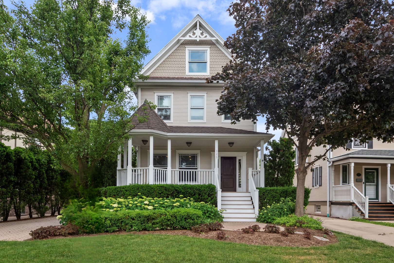 325 Crescent Avenue